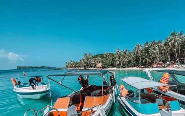 Thuê xe dịch vụ tour cano riêng